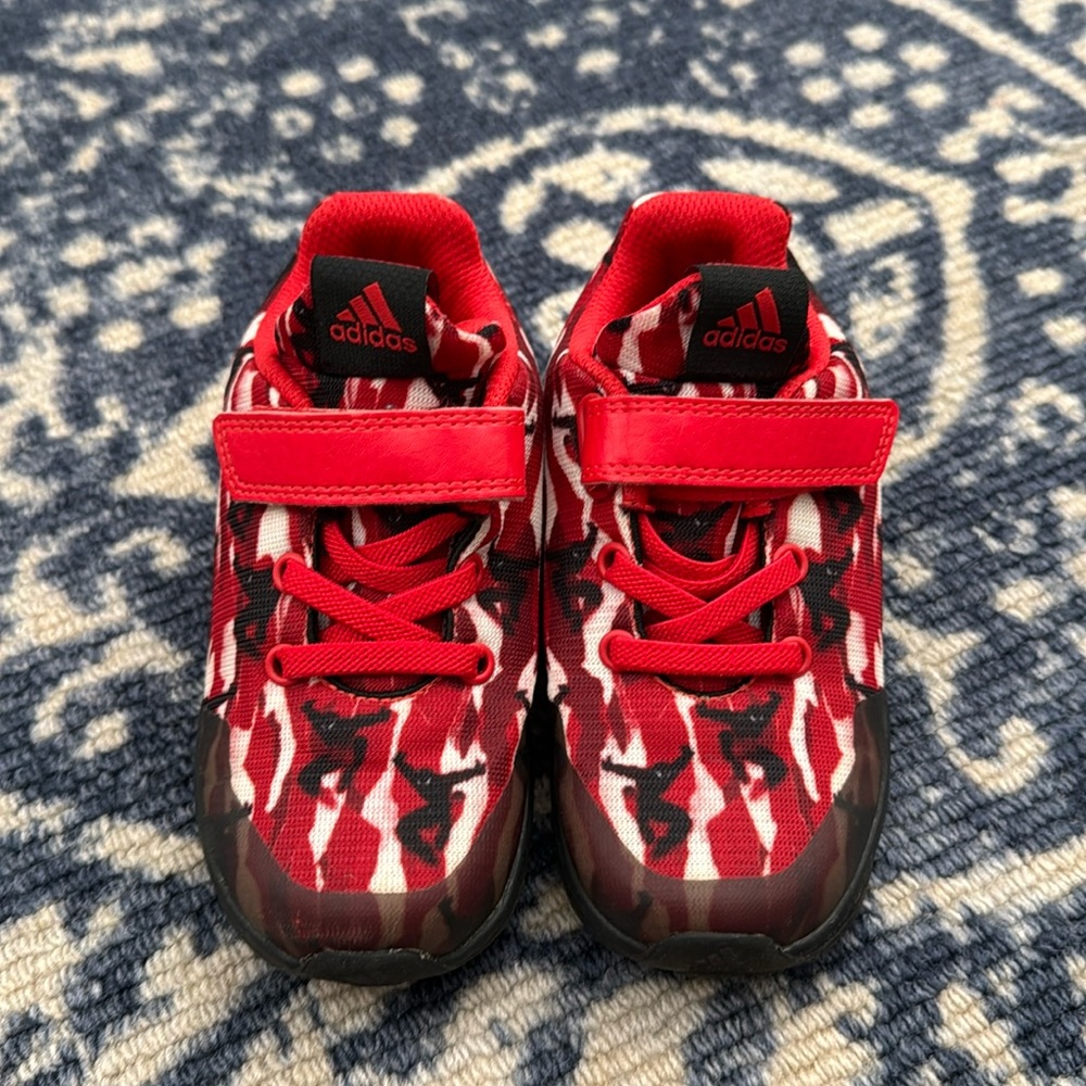 Brand new! Little boys Adidas Spider-Man Marvel sneakers size 9